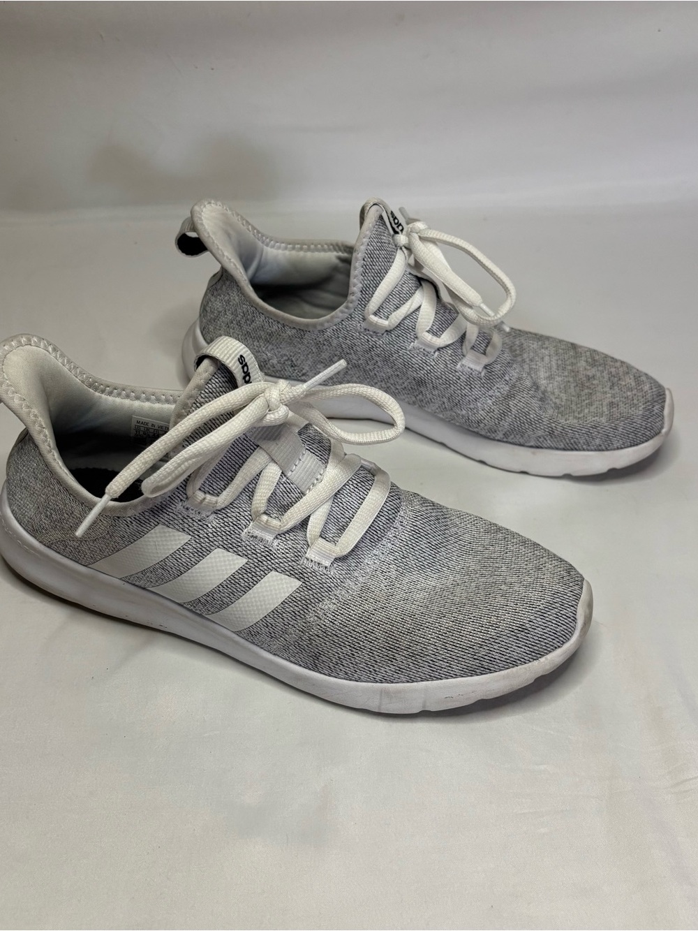 Adidas Grey Knit Cloudfoam Sneakers White Stripes Size 11 Men’s